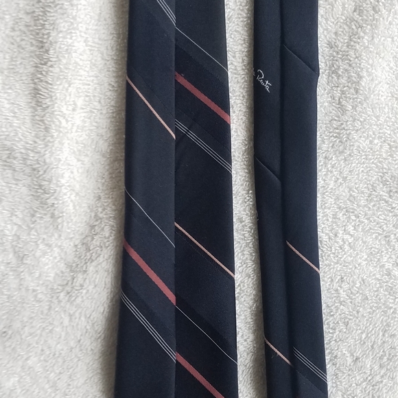 Oscar de la Renta - Picture 9 of 13